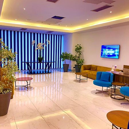 Black Sea Luxury Towers Hotel บาทูมิ ภายนอก รูปภาพ
