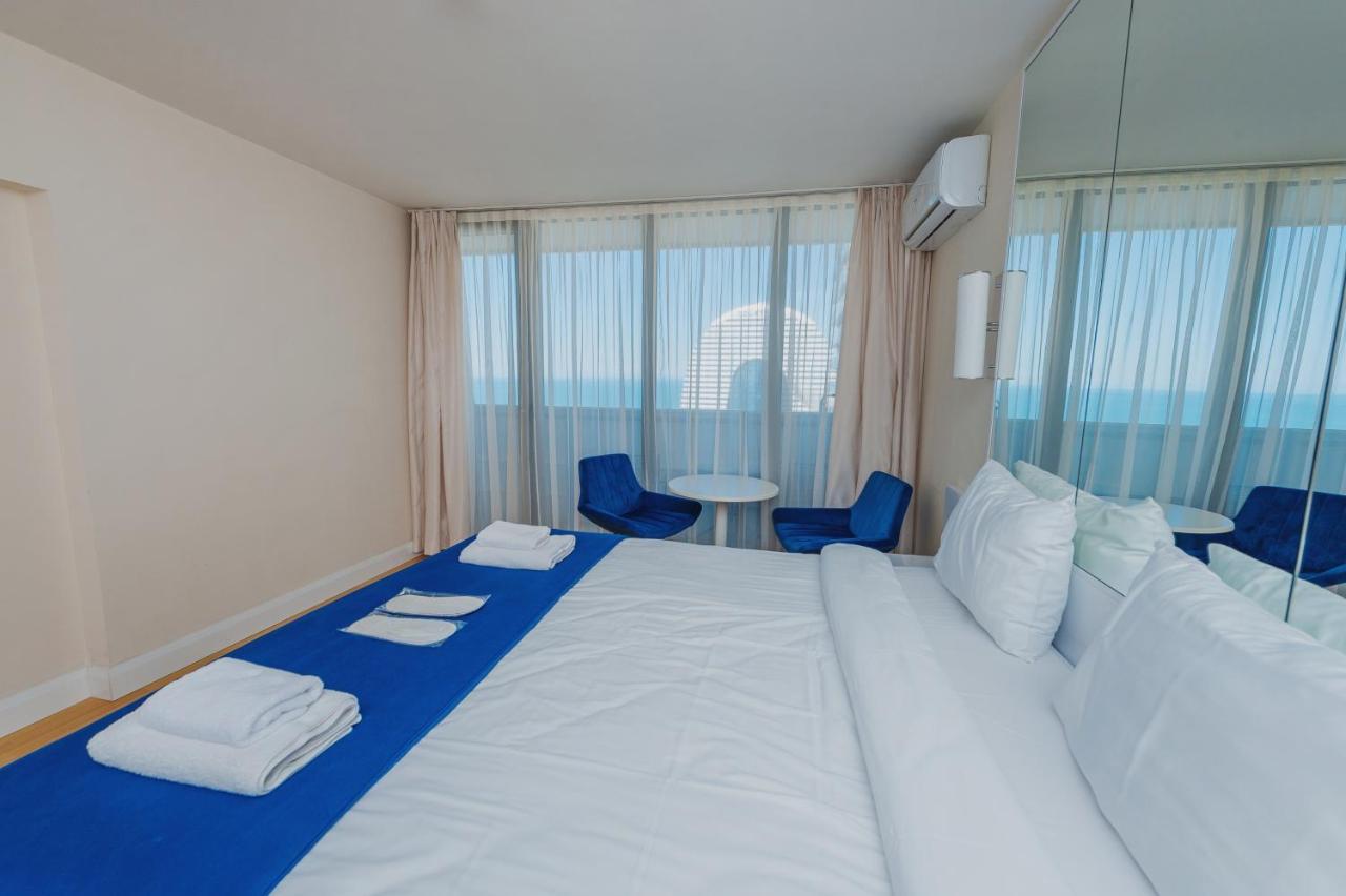 Black Sea Luxury Towers Hotel บาทูมิ ภายนอก รูปภาพ