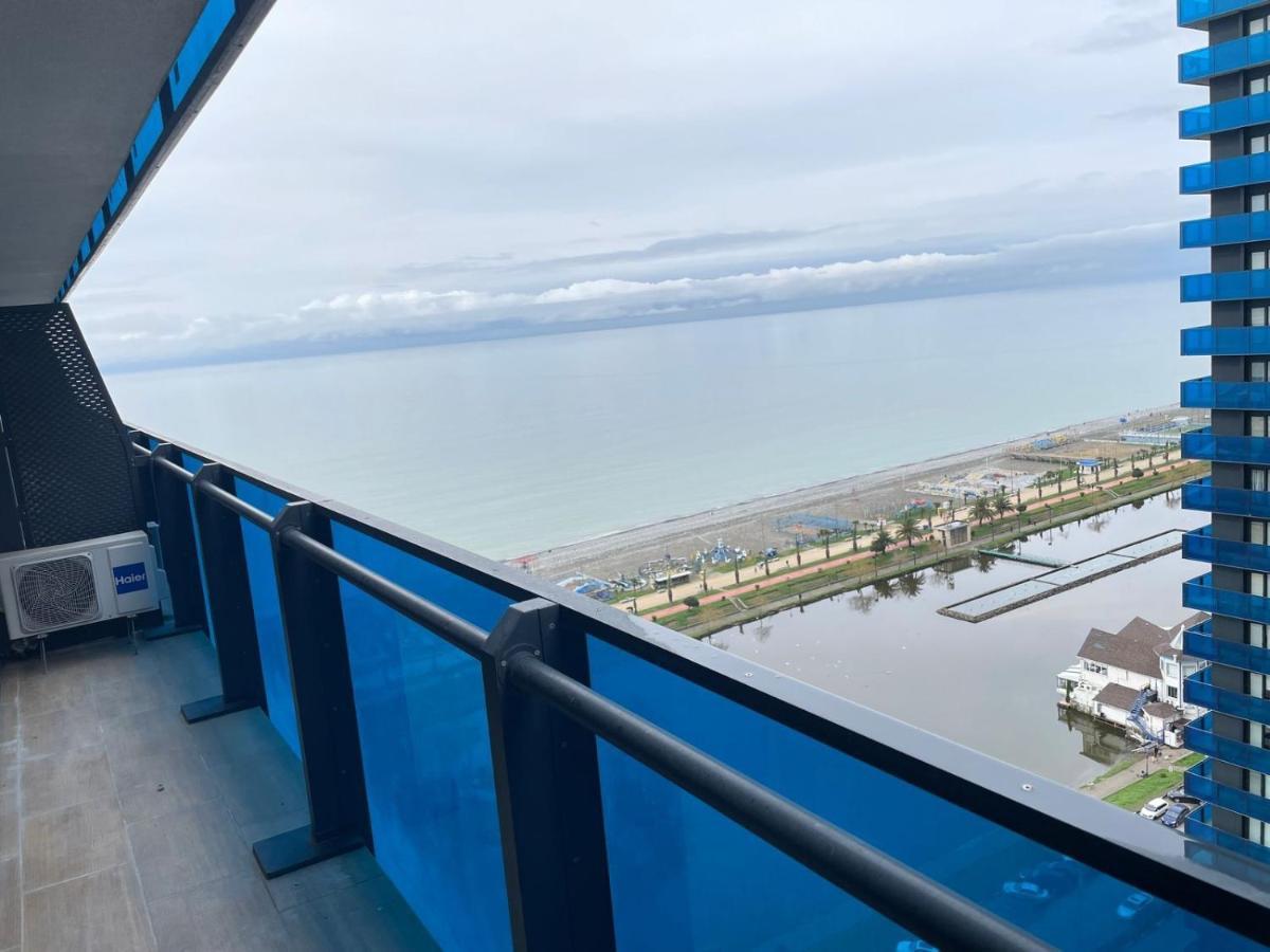 Black Sea Luxury Towers Hotel บาทูมิ ภายนอก รูปภาพ