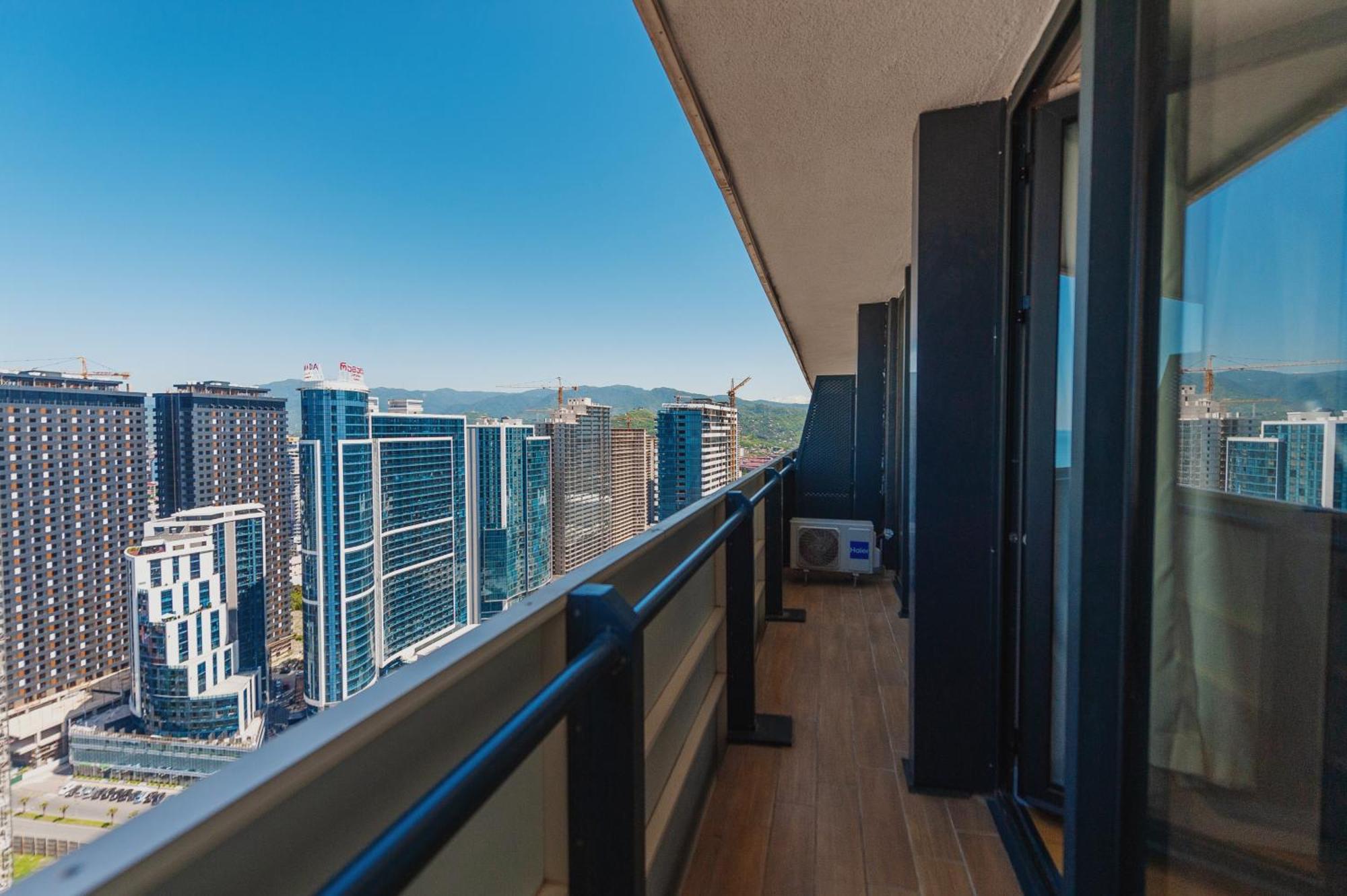 Black Sea Luxury Towers Hotel บาทูมิ ภายนอก รูปภาพ