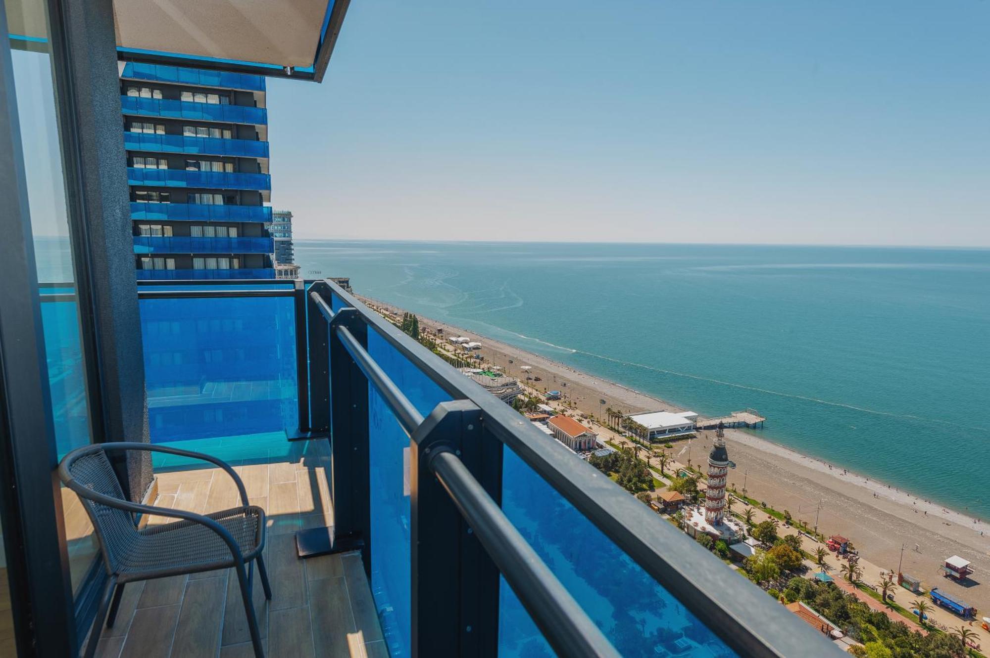 Black Sea Luxury Towers Hotel บาทูมิ ภายนอก รูปภาพ