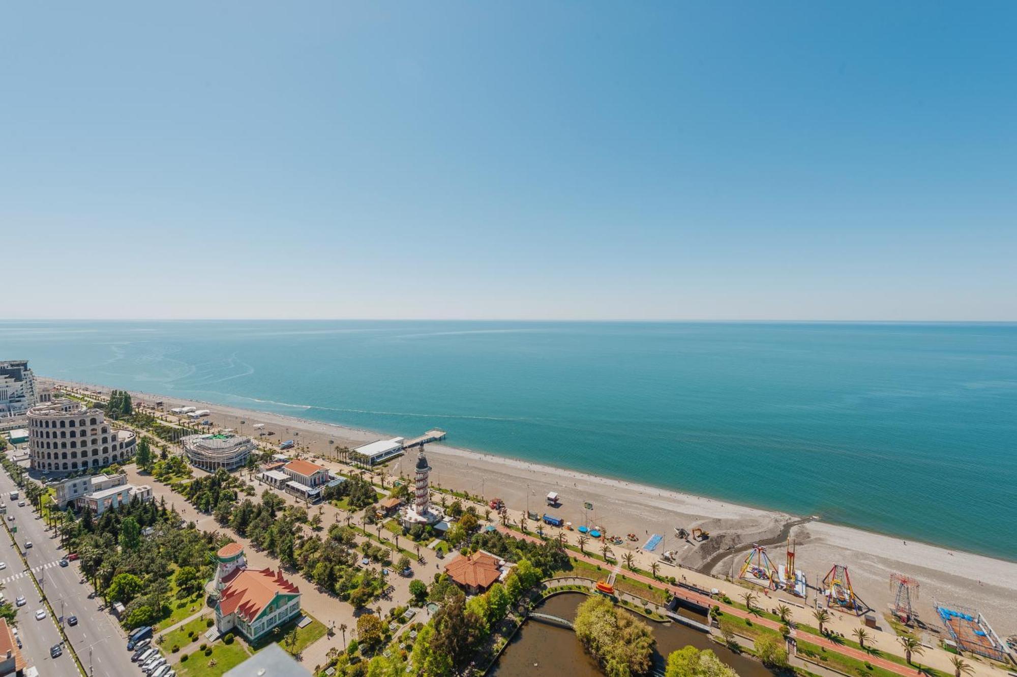 Black Sea Luxury Towers Hotel บาทูมิ ภายนอก รูปภาพ