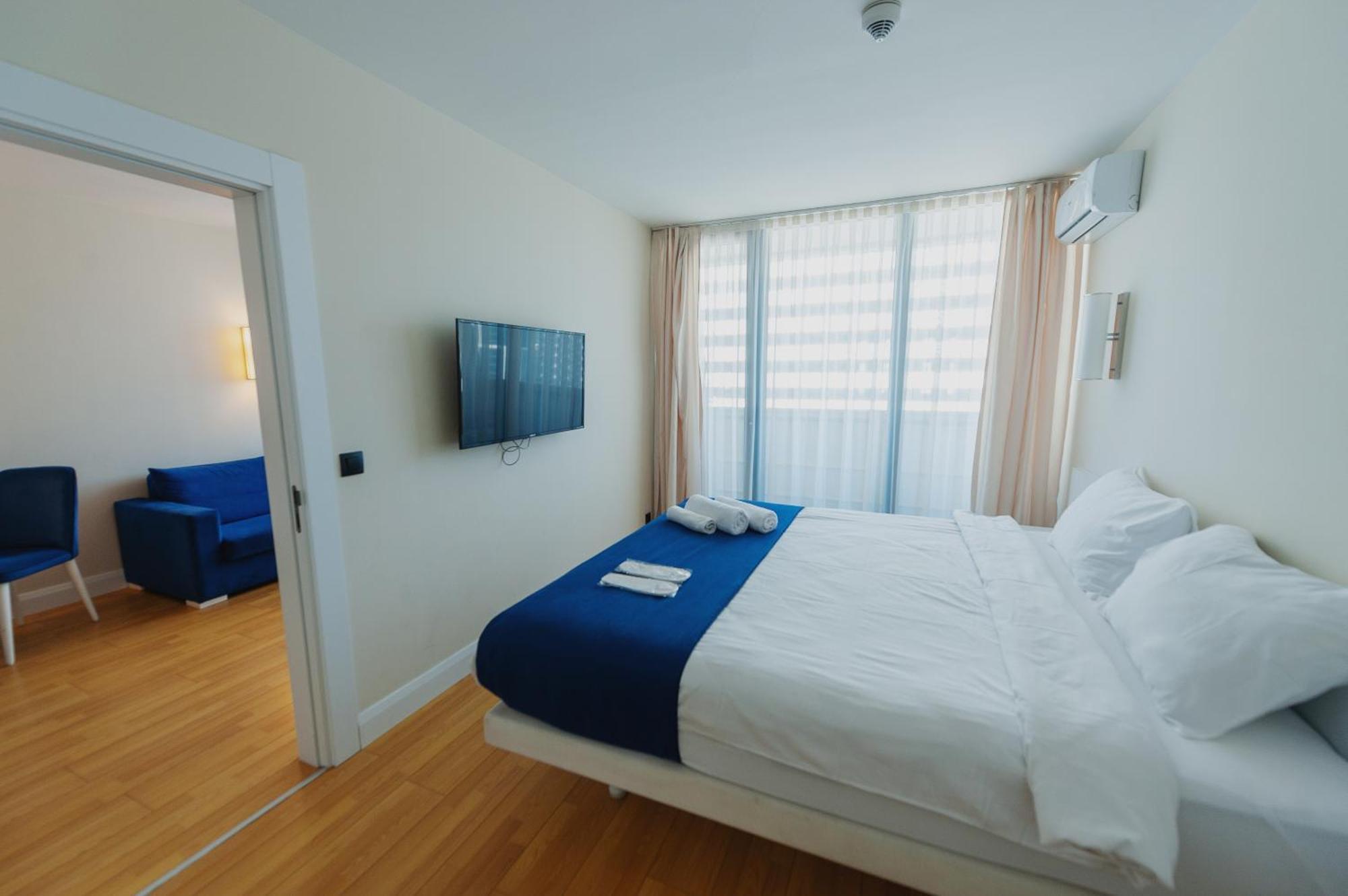 Black Sea Luxury Towers Hotel บาทูมิ ภายนอก รูปภาพ