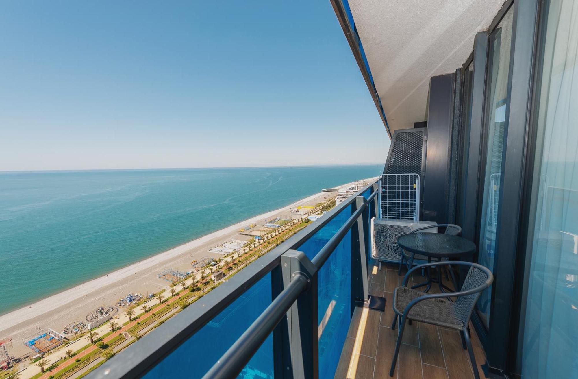 Black Sea Luxury Towers Hotel บาทูมิ ภายนอก รูปภาพ