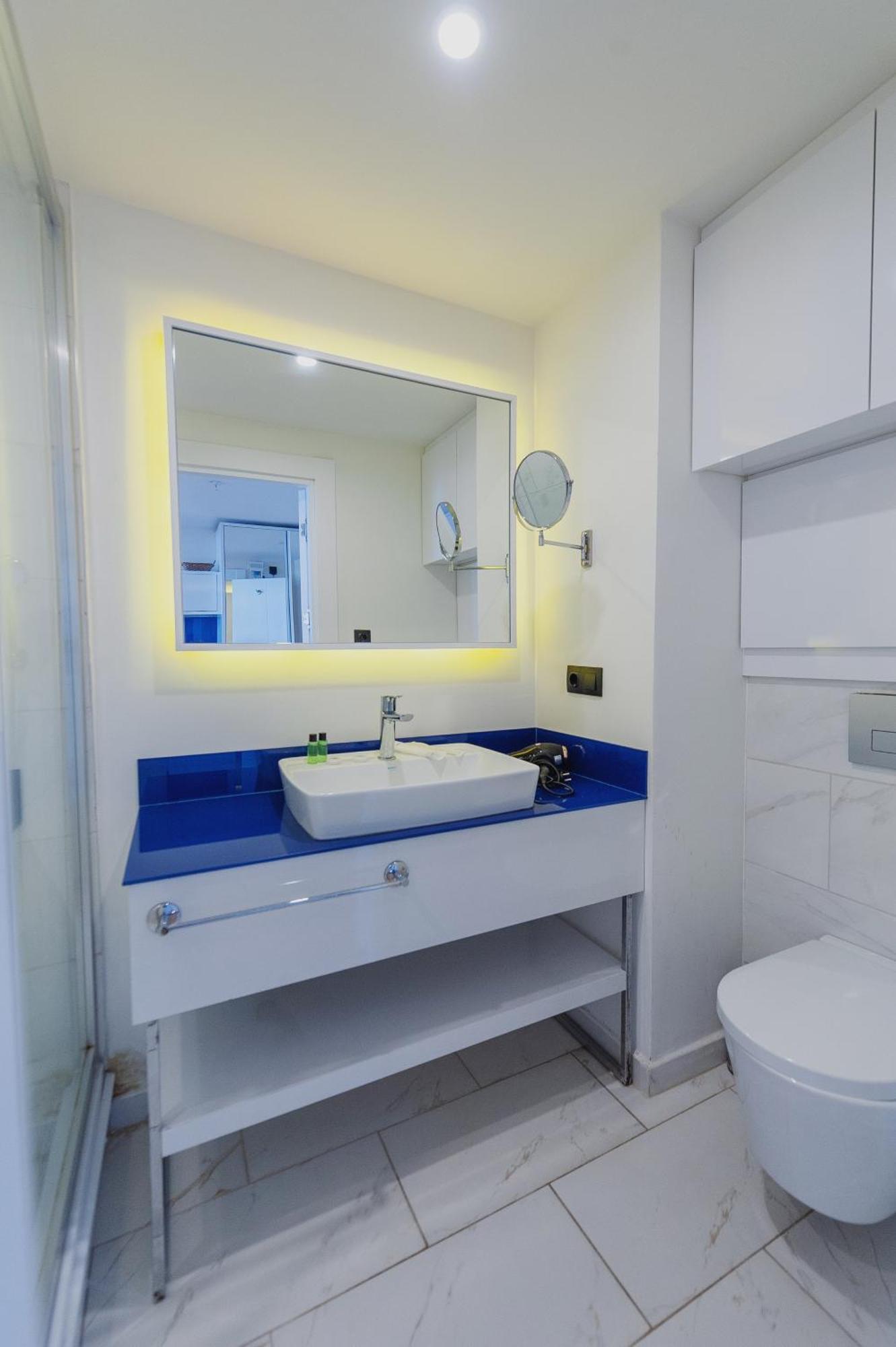 Black Sea Luxury Towers Hotel บาทูมิ ภายนอก รูปภาพ