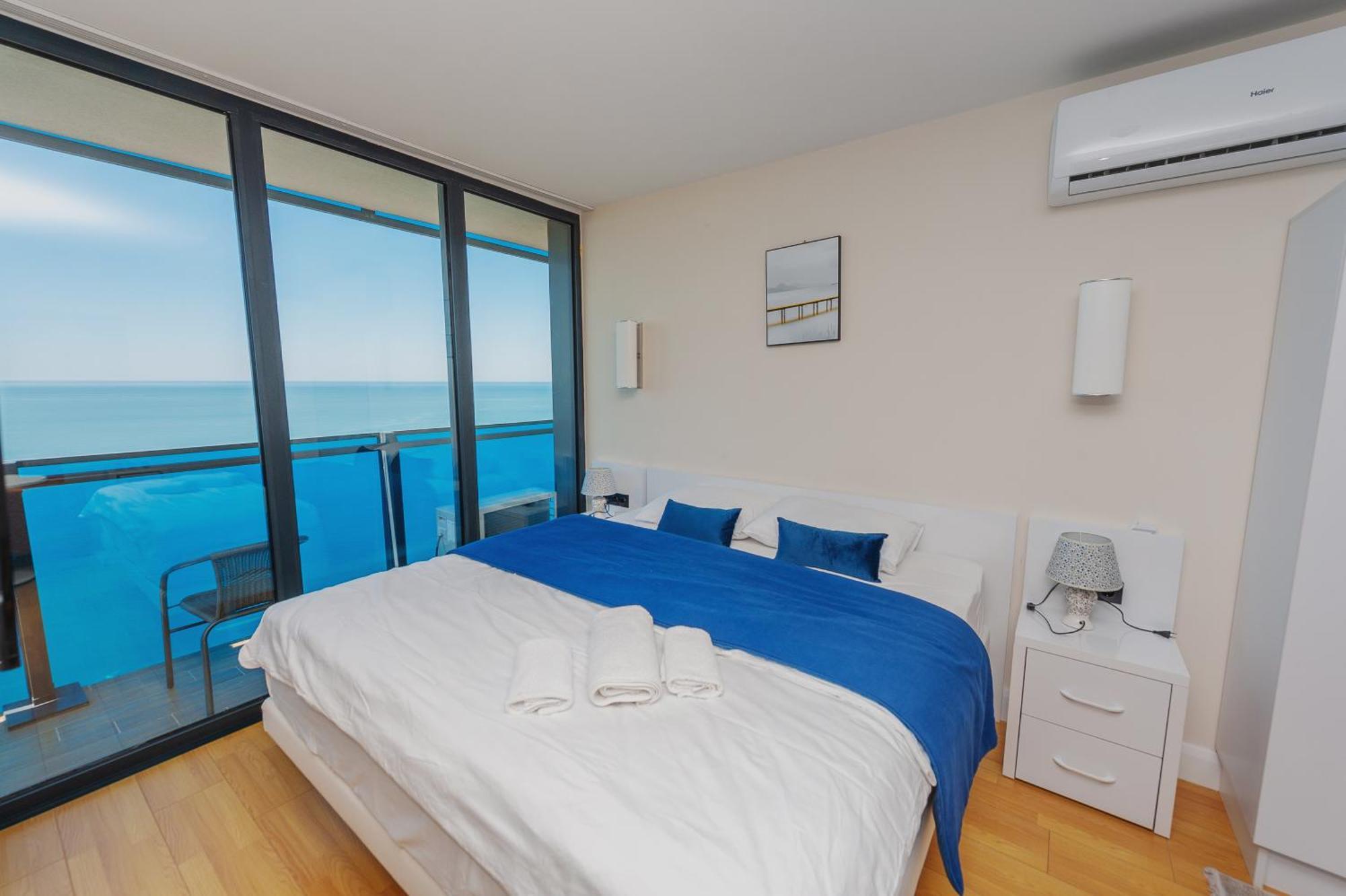 Black Sea Luxury Towers Hotel บาทูมิ ภายนอก รูปภาพ
