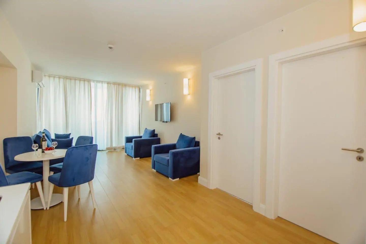 Black Sea Luxury Towers Hotel บาทูมิ ภายนอก รูปภาพ