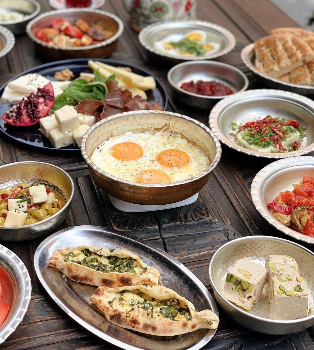Black Sea Luxury Towers Hotel บาทูมิ ภายนอก รูปภาพ